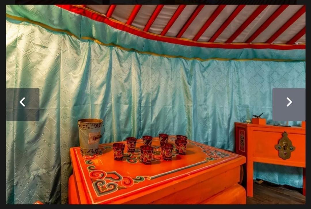 Yourte Mongole Et Cabane Houffalize Eksteriør billede